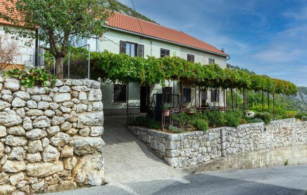 Apartman Ante Apartment Zvecanje Bagian luar foto
